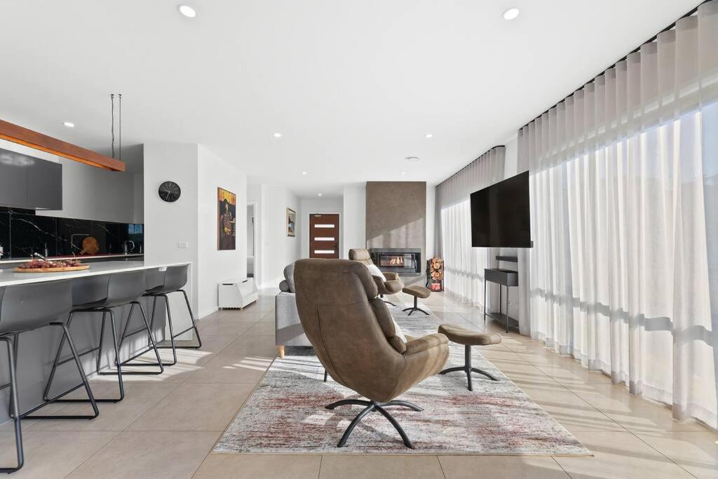 Modern Family Getaway Holiday home Batemans Bay